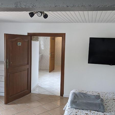 Studio A La Campagne Dans Corps De Ferme Renovee Chancey 객실 사진