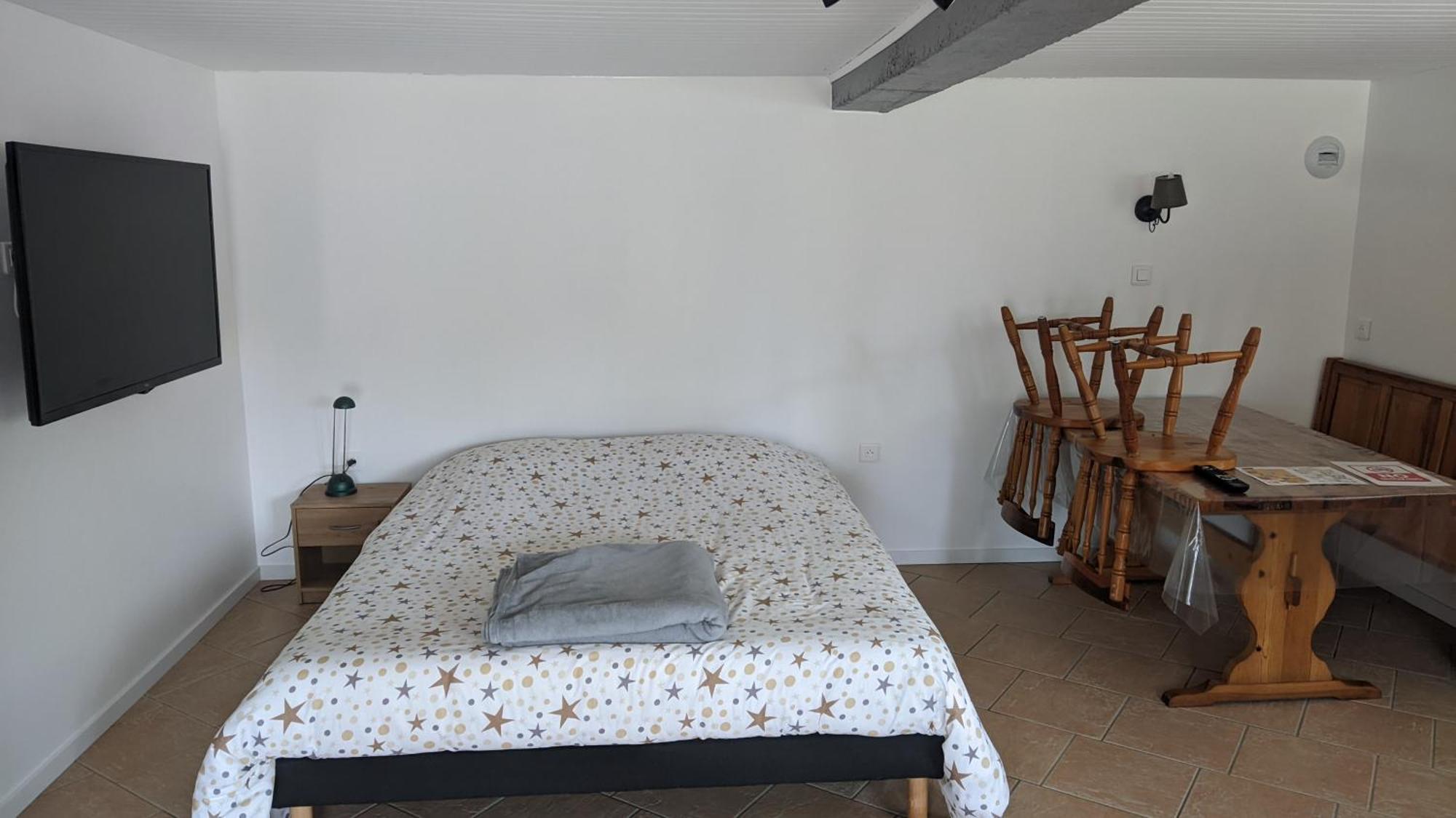 Studio A La Campagne Dans Corps De Ferme Renovee Chancey 객실 사진
